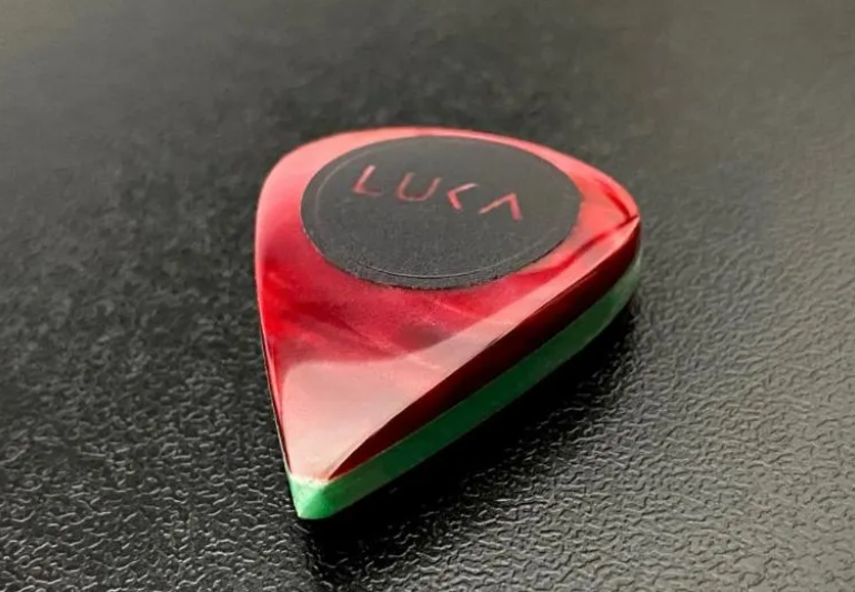Teardrop Guitar Pick – Kirinite, UHMWPE Core, 7 Colors