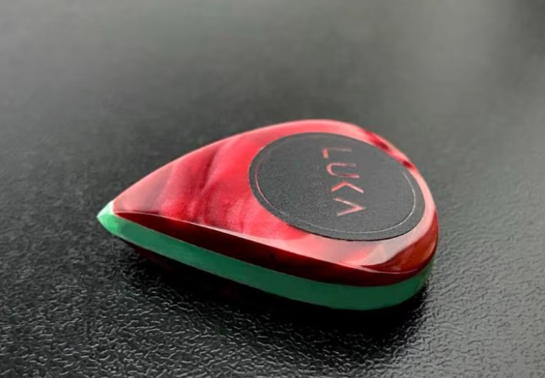 Teardrop Guitar Pick – Kirinite, UHMWPE Core, 7 Colors