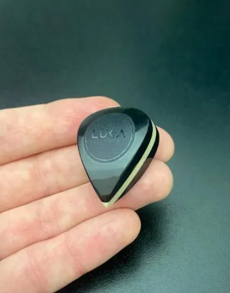 Triple Layer PEEK UHMWPE Teardrop Guitar Pick – 12 Layer Combinations