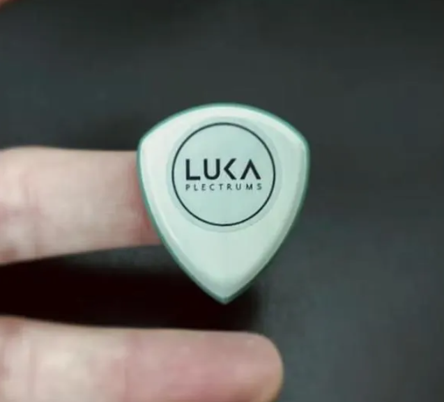 Flow Guitar Pick – PEEK, UHMWPE, Torlon & Ultem, 34 Layer Combinations