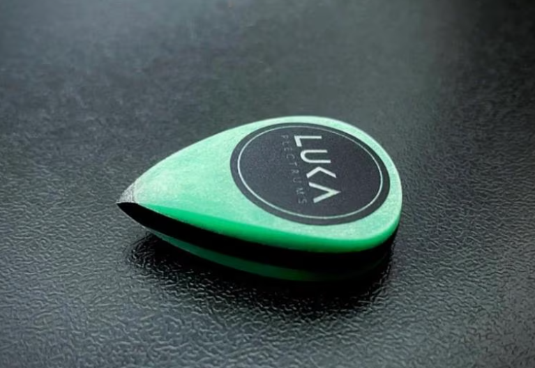 UHMWPE Teardrop Guitar Pick – Durable Layered Plectrum