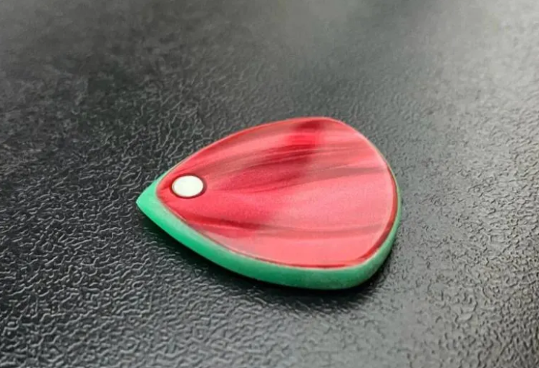 Colorful Kirinite Flow Guitar Pick – UHMWPE, PEEK, Ultem or Torlon Core, 8 Colors