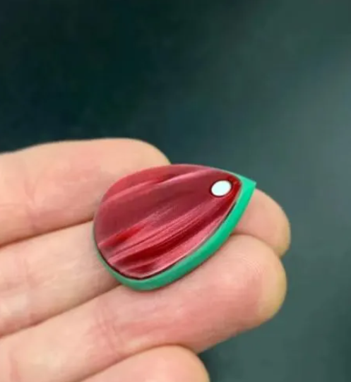 Colorful Kirinite Flow Guitar Pick – UHMWPE, PEEK, Ultem or Torlon Core, 8 Colors