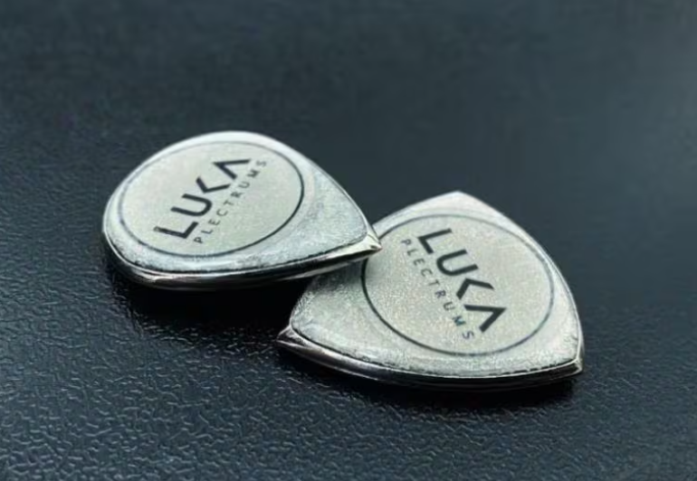 Titanium Polycarbonate Hybrid Guitar Pick, Jazz Flow Shape, Silvera Plectrum