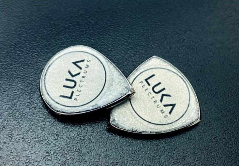 Titanium Polycarbonate Hybrid Guitar Pick, Jazz Flow Shape, Silvera Plectrum