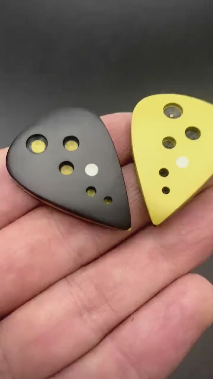 Teardrop Guitar Pick – Torlon PEEK Vespel Hybrid, Grip Holes, Professional Tone