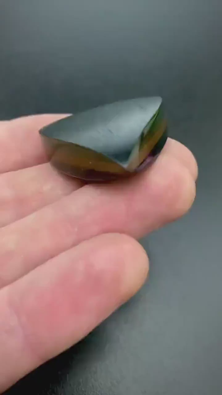 Ergonomic Guitar Pick – 3-Layer Teardrop, Vespel, PEEK-CF, Custom Acrylics