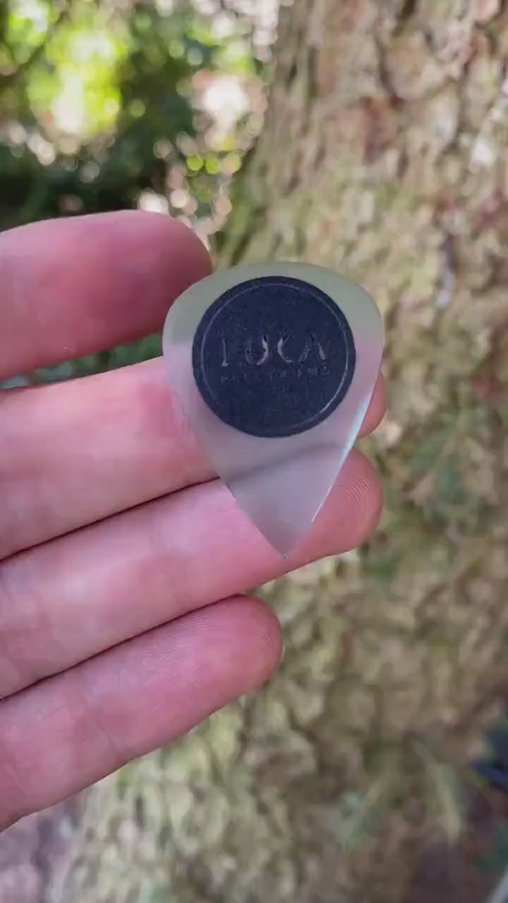 Kirinite Teardrop Guitar Pick – Transparent Acrylic Plectrum